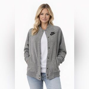 Vintage Nike Gray Snap Front Sweatshirt
Jacket Size XS